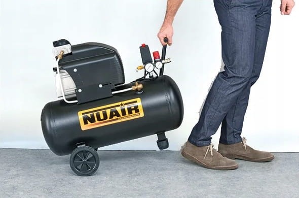 KOMPRESOR-OLEJOWY-50L-8-BAR-2KM-FCDV404NUB004-NUAIR-Model-FCDV404NUB004.jpeg